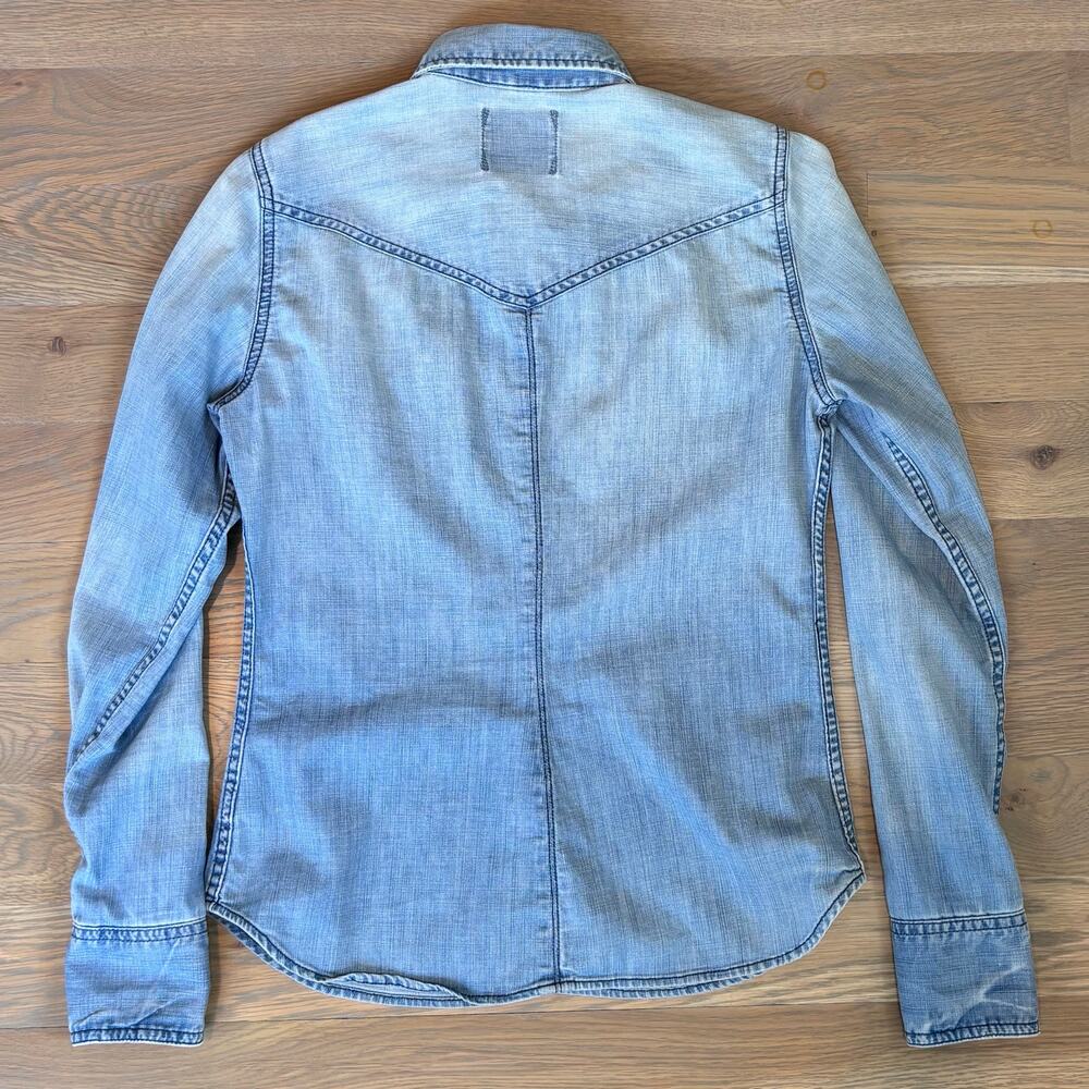 American Eagle Y2K Western Denim Shirt Pearl Snaps Chambray Blue Women’s Small - Picture 5 of 10